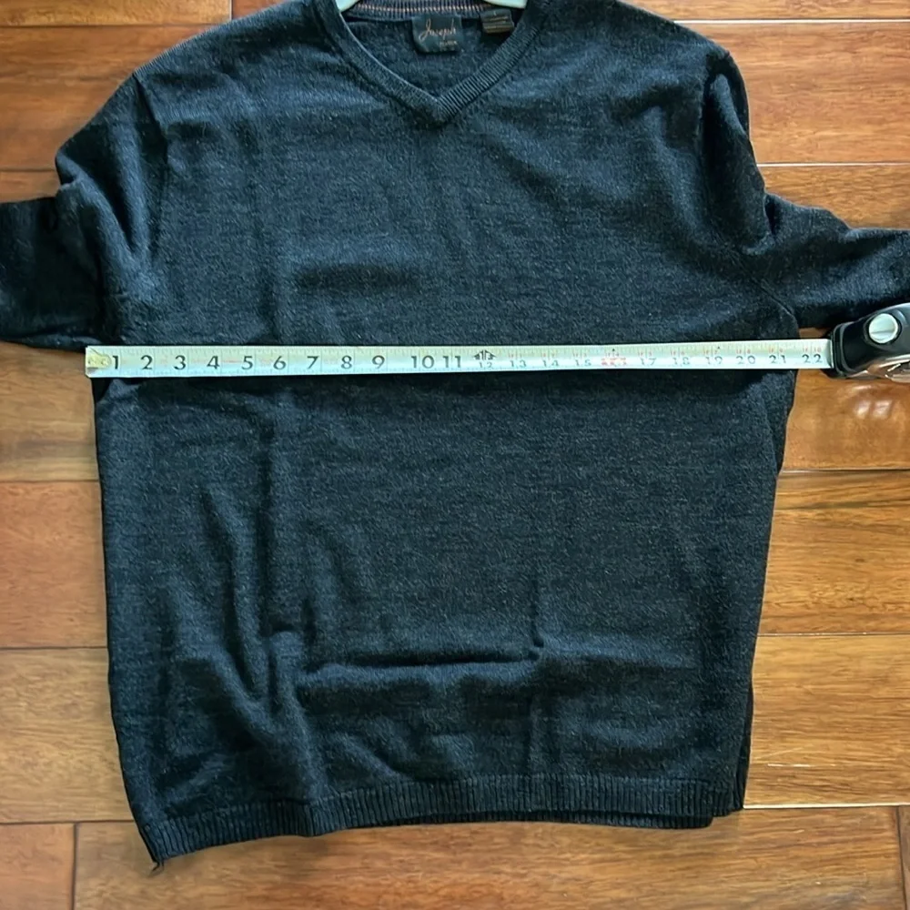 Jos. A Bank Size Large Merino Wool Dark Gray V-Neck